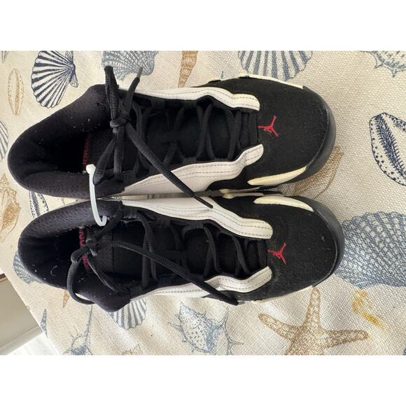 Jordan’s sneakers 6Y - Picture 7 of 11